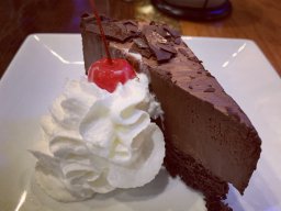 king-crab-house-chicago-chocolate-mousse-cake_20190320_1390673767