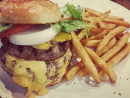 king-crab-house-chicago-cys-double-cheeseburger-1_20190829_1909944820