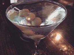 king-crab-house-chicago-gin-martini_20180919_1344242639