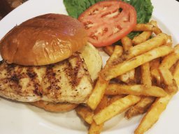king-crab-house-chicken-sandwhich-fries-lettuce-onion-tomato_20180913_1731920543